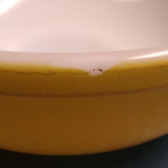 Pyrex Yellow and White Mixing Bowl Cottagecore Grandmacore Countrycore - Picture 2 of 8